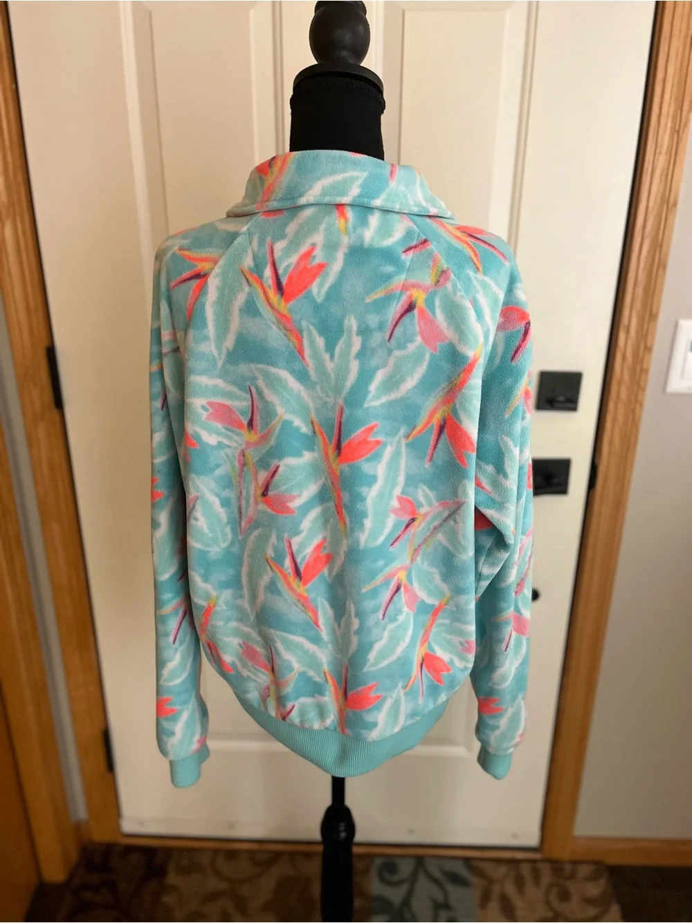 Chubbies fleece full zip jade bird of paradise floral pattern jacket. Medium